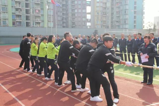 美心工艺门冬季运动会图拔河比赛